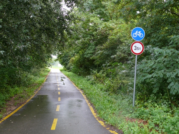 10 km kerékpárút épül Győr-Vámosszabadi között.